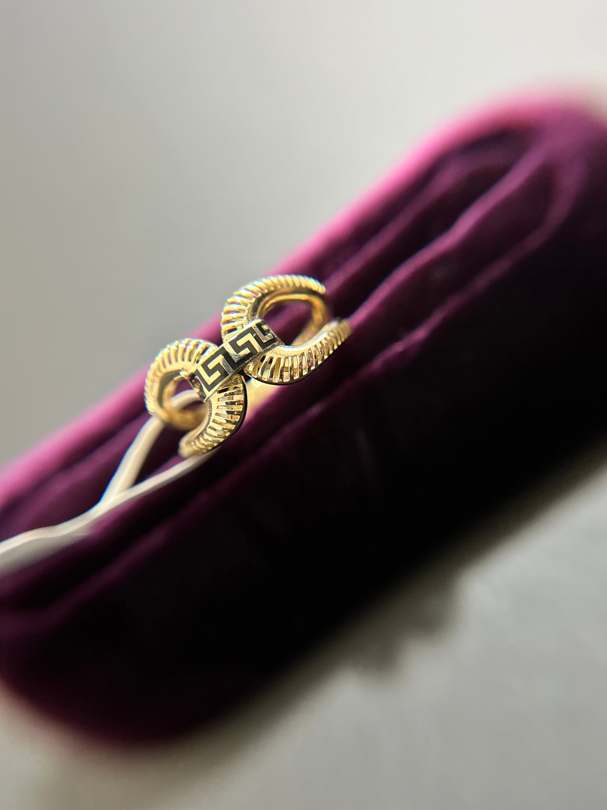 Woman’s Ring 10K Gold