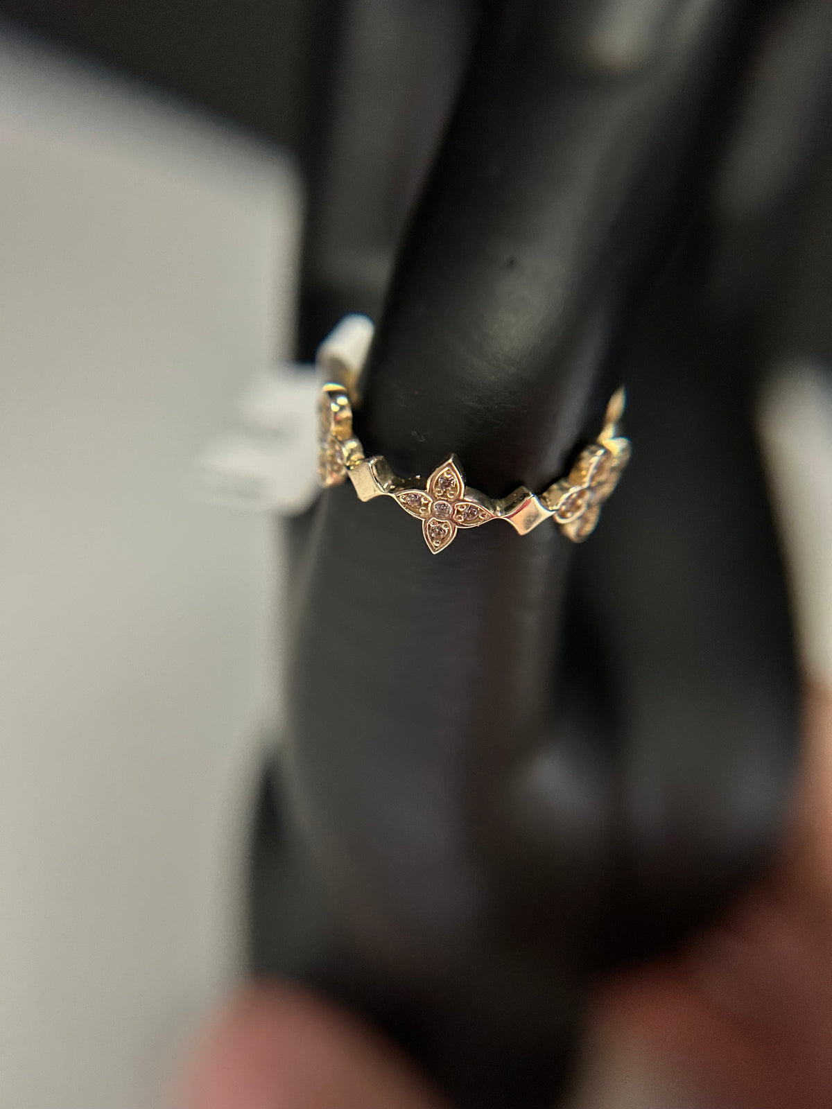 Woman’s Ring 10K Gold