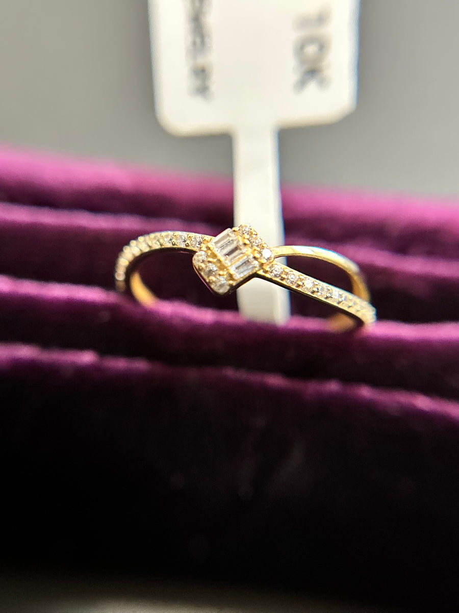 Woman’s Ring 10K Gold