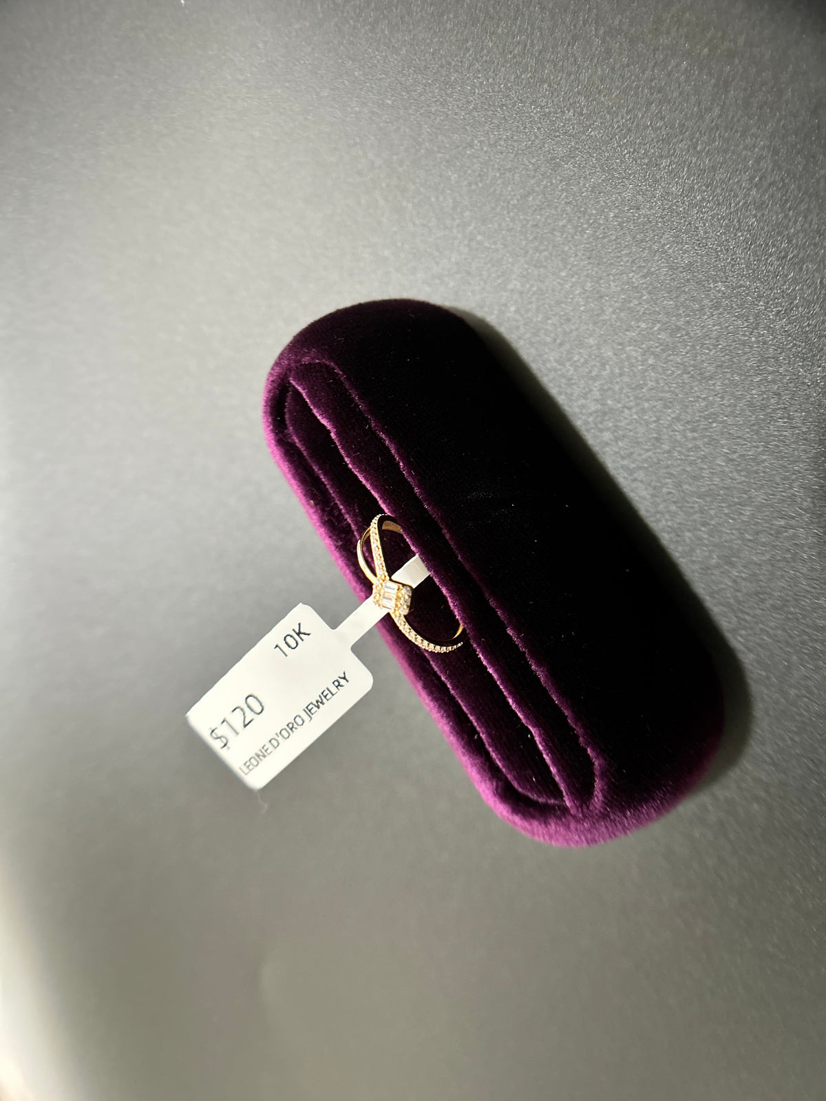 Woman’s Ring 10K Gold
