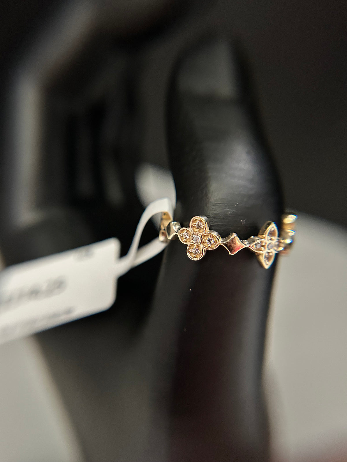 Woman’s Ring 10K Gold